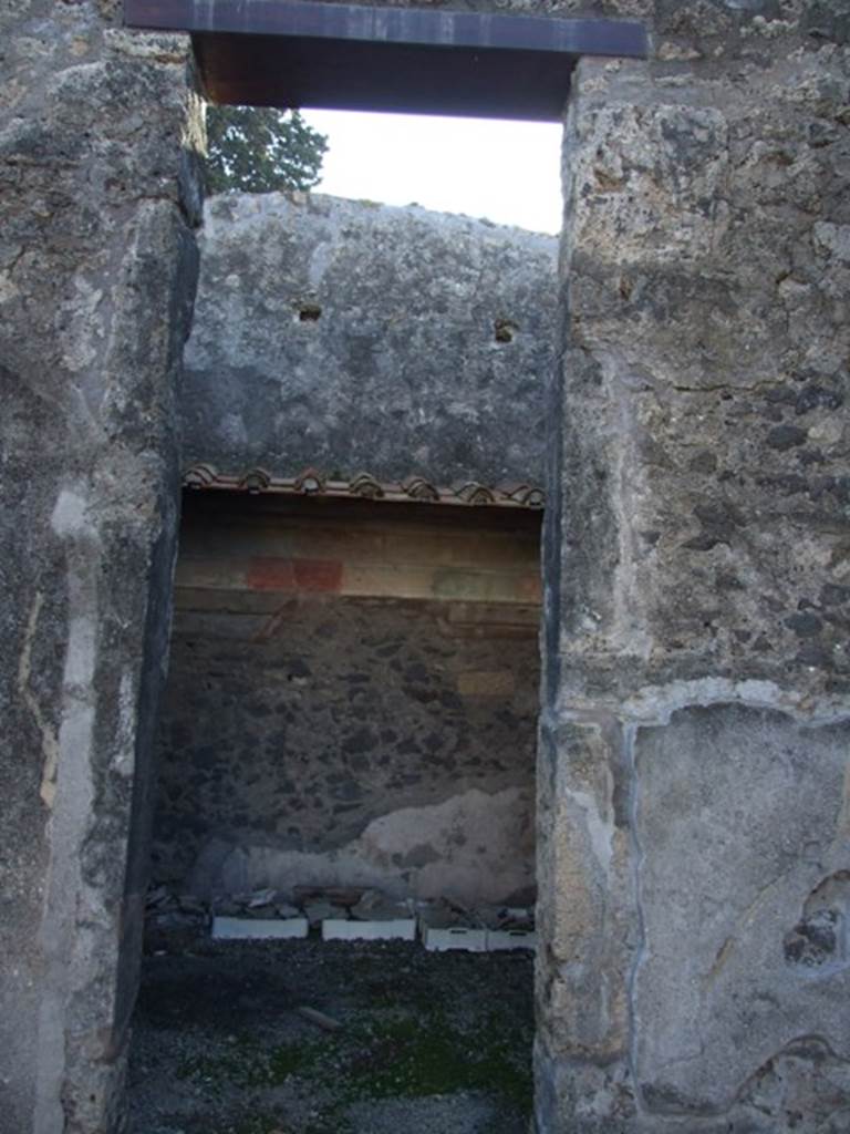 VI.11.10 Pompeii. December 2007. Doorway to room 24.