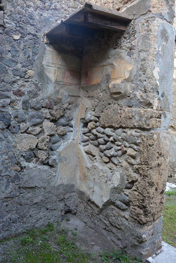 VI.11.10 Pompeii. October 2017. Room 24, north-west corner, and doorway to atrium.
Foto Annette Haug, ERC Grant 681269 DÉCOR