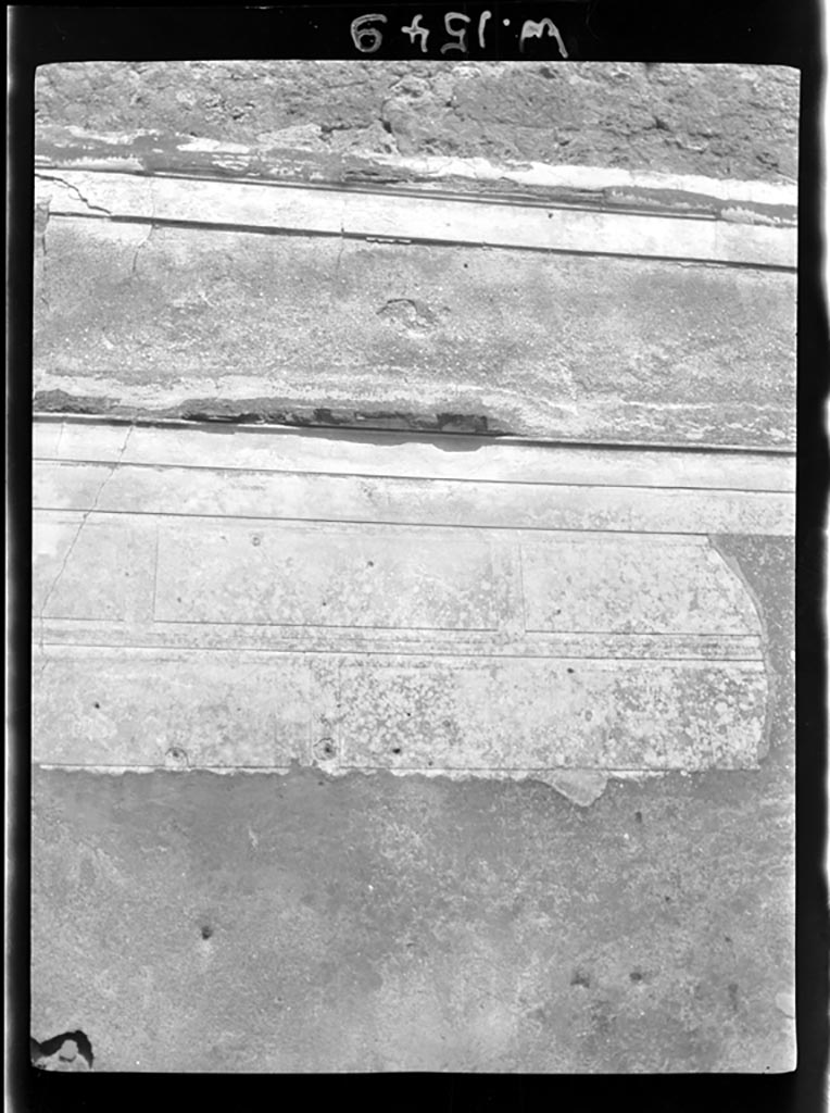 VI.11.12 Pompeii. W 1549. North wall of oecus (6), with remains of decorative 1st Style.
Photo by Tatiana Warscher. Photo © Deutsches Archäologisches Institut, Abteilung Rom, Arkiv. 
