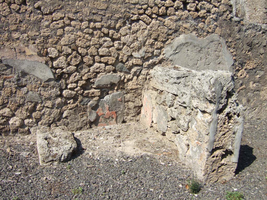 VI.11.13 Pompeii. September 2005. North-east corner of atrium.