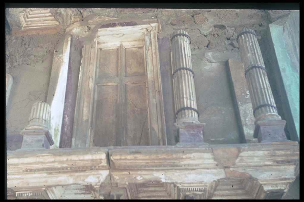 VI.12.2 Pompeii. October 2017. False door on upper west side of entrance corridor.
Foto Taylor Lauritsen, ERC Grant 681269 DÉCOR.
