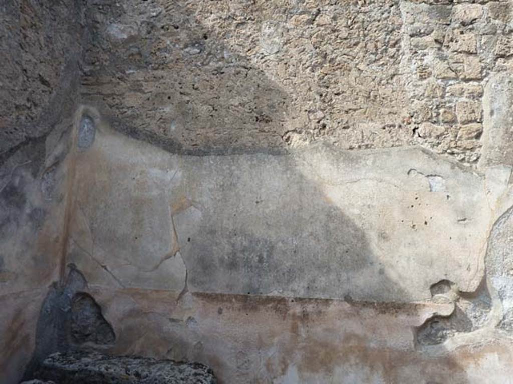 VI.12.2 Pompeii. September 2015. North wall of room in south-west corner of atrium.