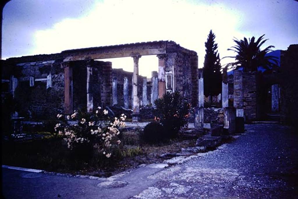VI.12.2 Pompeii. 1955. Looking north-west in garden area, towards exedra with Alexander mosaic. Photo by Stanley A. Jashemski.
Source: The Wilhelmina and Stanley A. Jashemski archive in the University of Maryland Library, Special Collections (See collection page) and made available under the Creative Commons Attribution-Non Commercial License v.4. See Licence and use details.
J55f0484
