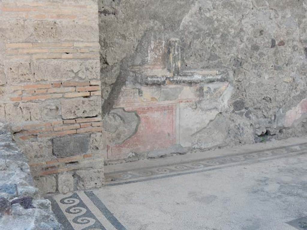 VI.12.2 Pompeii. May 2015. Looking towards the south-west corner of the oecus/triclinium. Photo courtesy of Buzz Ferebee.
