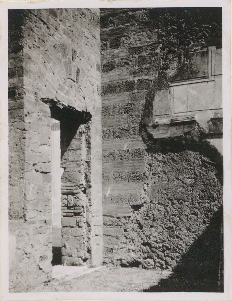 VI.12.2 Pompeii. Pre-1943.
Oecus, looking towards north-east corner.
The window and doorway are n the north wall, the remains of decoration are on the east wall.
See Warscher, T. (1946). Casa del Fauno, Swedish Institute, Rome. (p.44, n.62).
