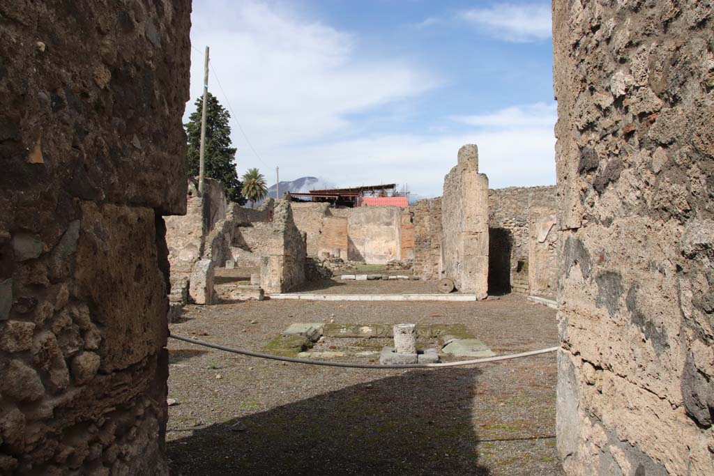 VI.13.2 Pompeii. October 2020. Looking north across atrium from entrance corridor.  Photo courtesy of Klaus Heese.