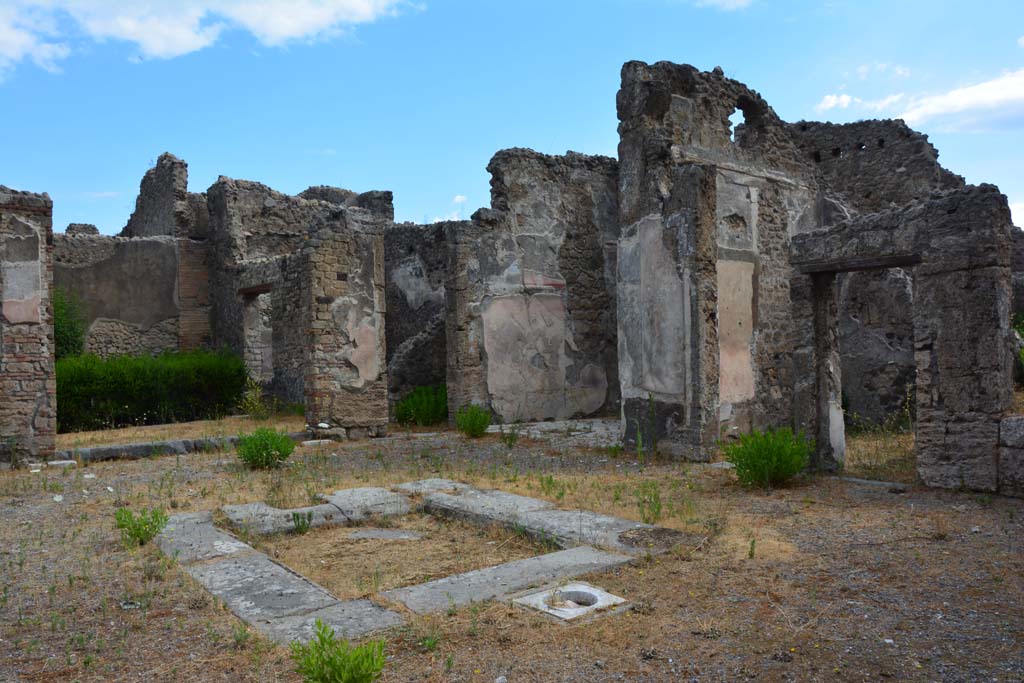 VI.14.12 Pompeii. July 2017. Looking north-east across atrium.
Foto Annette Haug, ERC Grant 681269 DÉCOR.