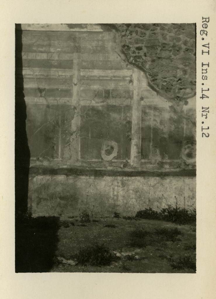 VI.14.12 Pompeii. Pre-1937-39. North wall of triclinium in north-east corner of atrium.
Photo courtesy of American Academy in Rome, Photographic Archive. Warsher collection no. 701.