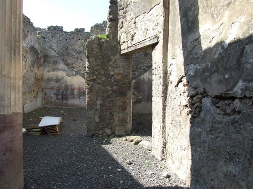 VI.14.20  Pompeii.  March 2009.   Room 16.  Portico area on west side, with doors to rooms 15 and 17.