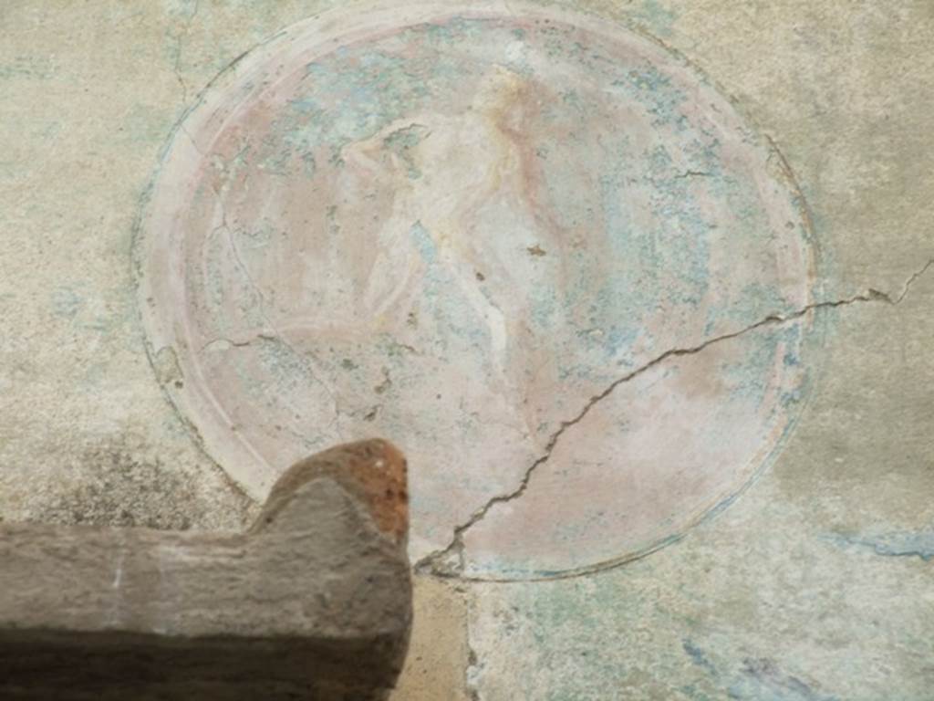 VI.14.20 Pompeii. March 2009. Room 18, remains of painted medallion, from above window, on west wall of garden area.