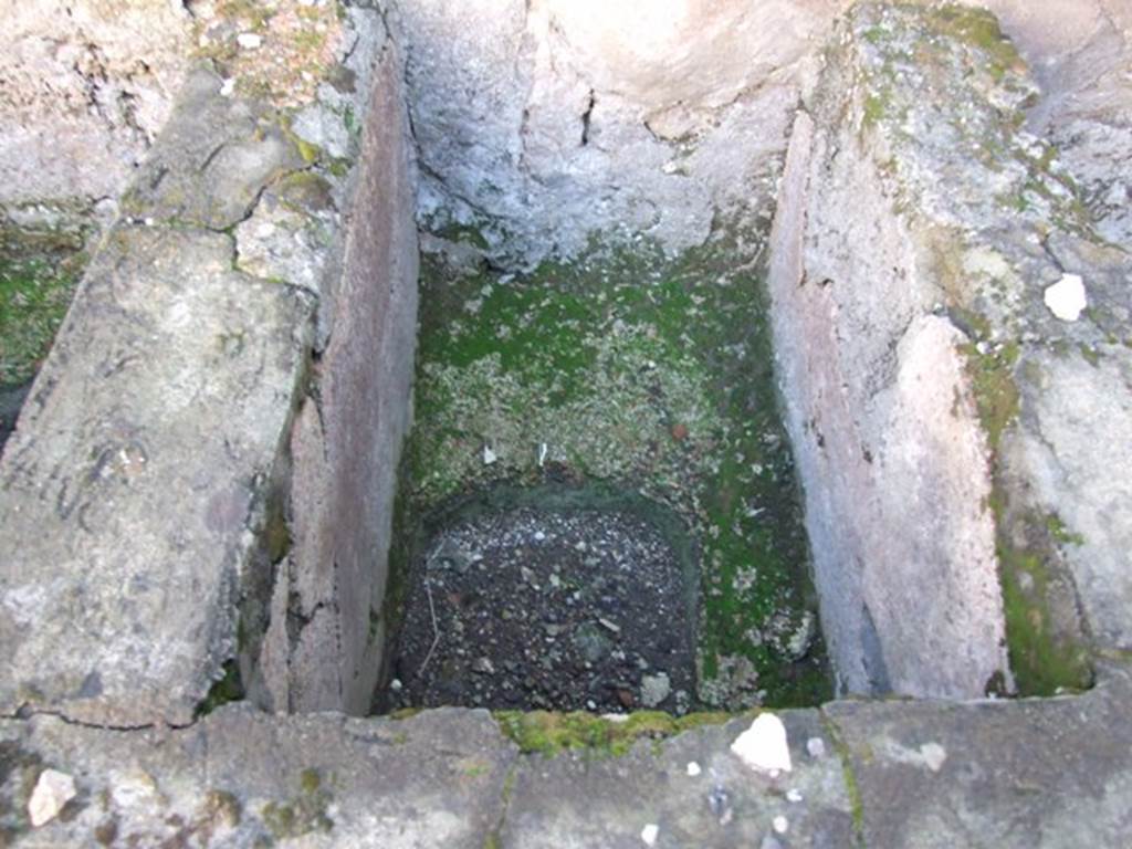 VI.14.21 Pompeii. December 2007. Centre vat.  