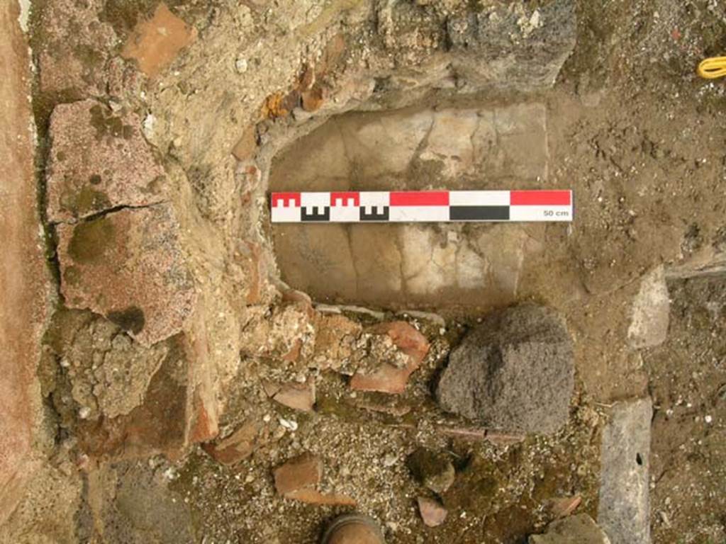 VI.14.22 Pompeii. June 2006. Room 9, detail from west side of kitchen, from above.
Photo courtesy of Nicolas Monteix.
