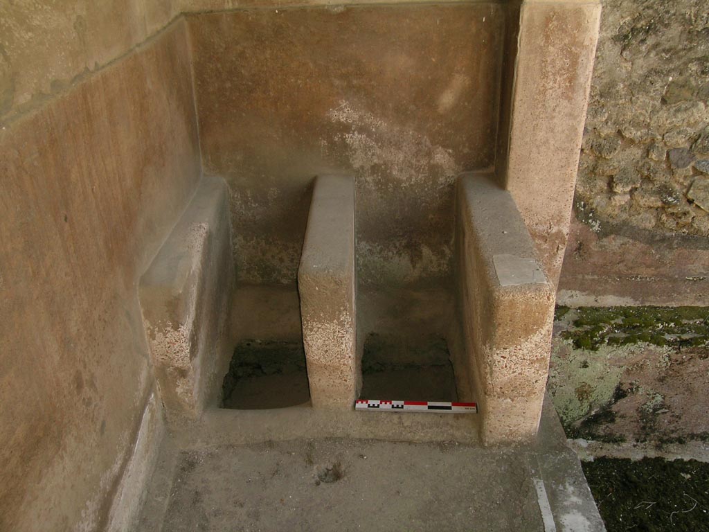 VI.14.22 Pompeii. June 2006. Room 12, west end. Photo courtesy of Nicolas Monteix.