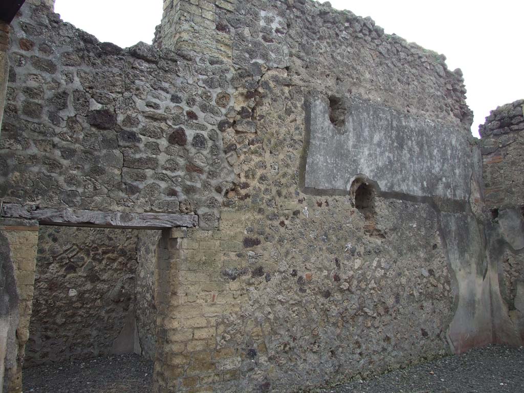 VI.14.28 Pompeii. December 2006. South wall.