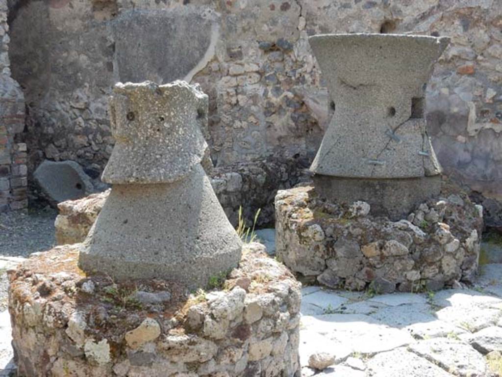 VI.14.32 Pompeii. May 2015. Detail of mills. Photo courtesy of Buzz Ferebee. 


