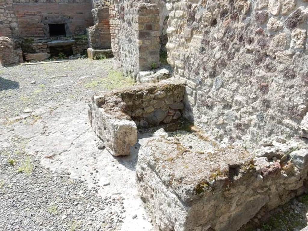 VI.14.32 Pompeii. May 2015. West side. Photo courtesy of Buzz Ferebee. 