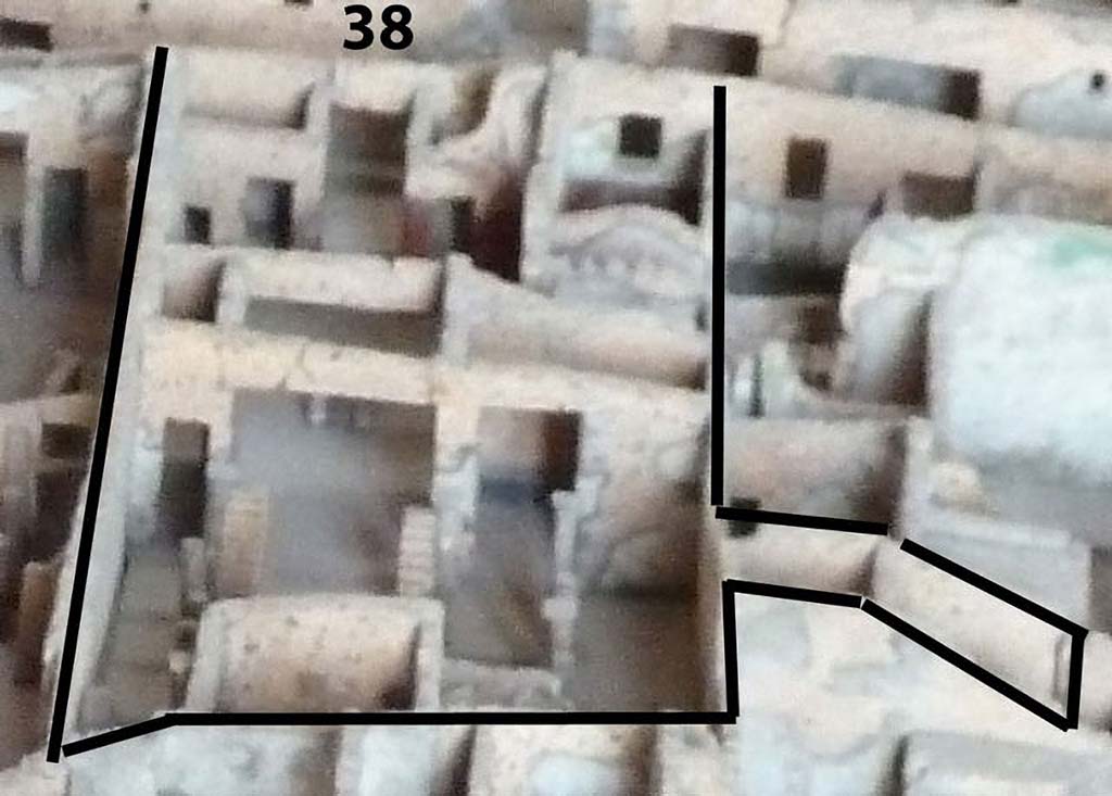 VI.14.38 Pompeii. Looking west, from rear, across cork model in Naples Archaeological Museum.