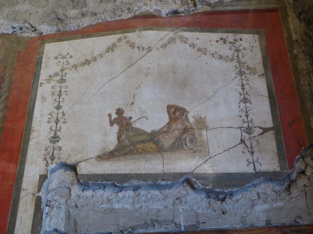 VI.15.1 Pompeii. January 2017. Painting of reclining figure over door of south wall of exedra.
Foto Annette Haug, ERC Grant 681269 DÉCOR.
