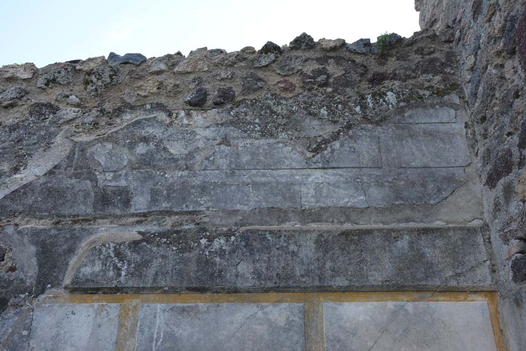 VI 15 5 Pompeii. March 2019. South ala 25, upper south wall in centre and at west end.
Foto Annette Haug, ERC Grant 681269 DÉCOR.

