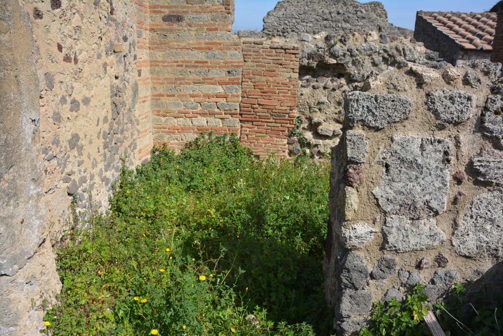 VI 15 5 Pompeii. March 2019. Room 28, looking south towards entrance at VI.15.4.
Foto Annette Haug, ERC Grant 681269 DÉCOR.

