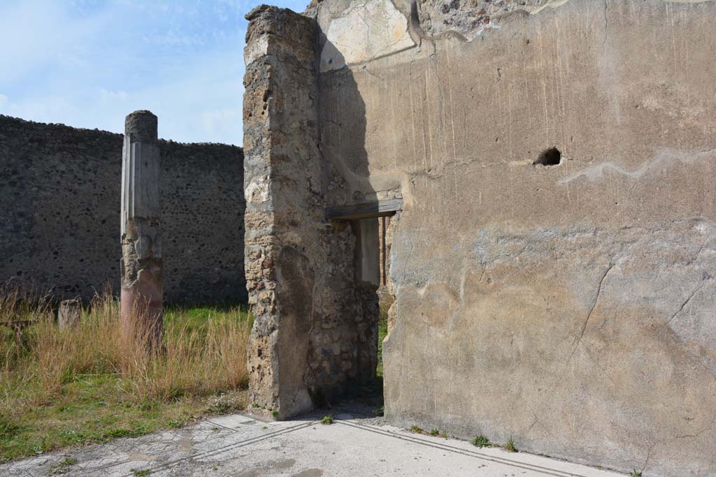 VI 15 5 Pompeii. March 2019. Tablinum 7, looking west along north wall.
Foto Annette Haug, ERC Grant 681269 DÉCOR.
