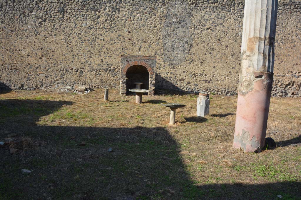 VI 15 5 Pompeii. October 2019. Looking west to garden area from tablinum 7.
Foto Annette Haug, ERC Grant 681269 DÉCOR.
