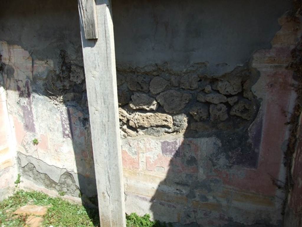 VI 15 5 Pompeii. October 2019. Cubiculum 14, detail from east wall.
Foto Annette Haug, ERC Grant 681269 DÉCOR.

