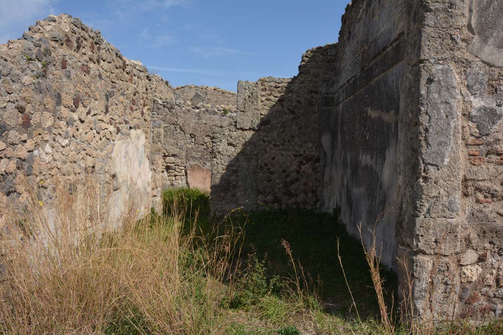 VI 15 5 Pompeii. March 2019. Oecus 24, looking east from east portico.
Foto Annette Haug, ERC Grant 681269 DÉCOR.
