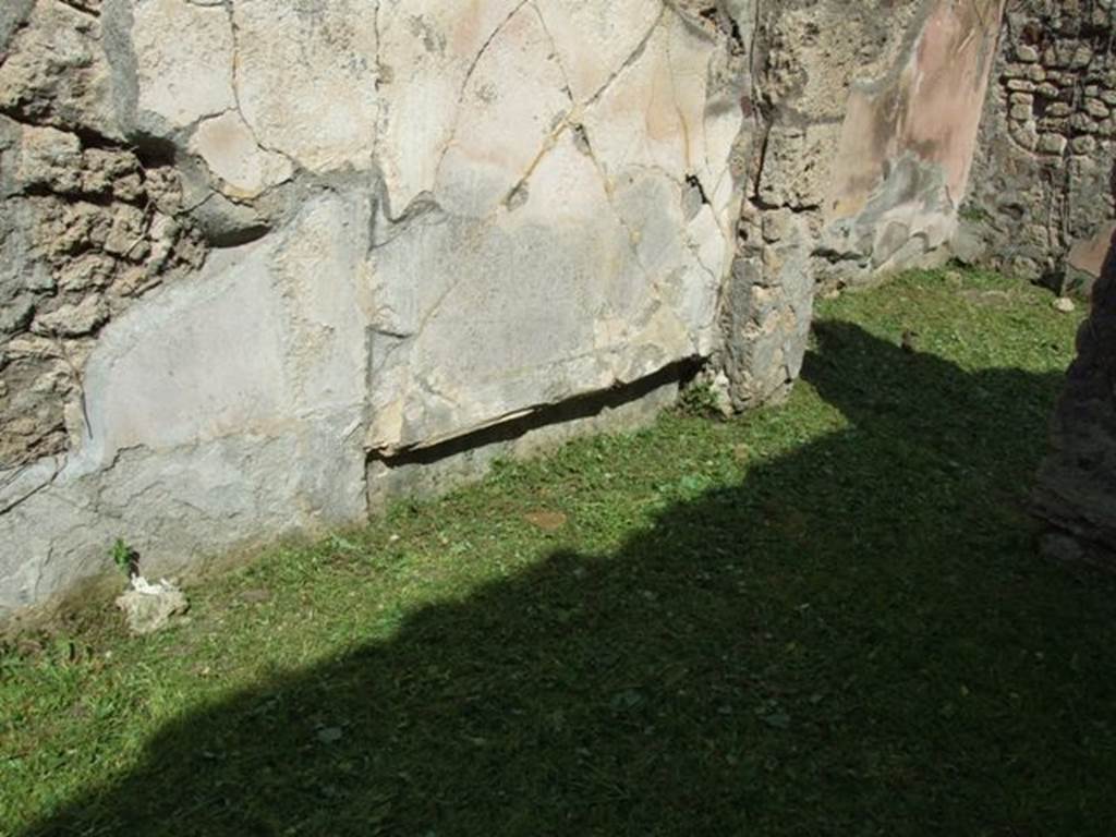 VI.15.5 Pompeii. March 2009. Room 24, north wall of oecus with bed recess.  