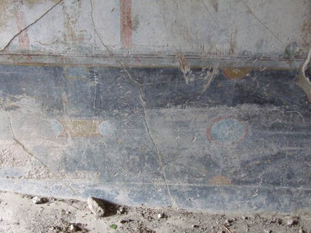 VI.15.6 Pompeii. March 2009. Room 15, north wall of triclinium with remains of painted decoration.