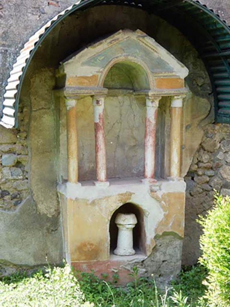 VI.15.8 Pompeii. May 2015. Household shrine in the garden on the west side of the portico. Photo courtesy of Buzz Ferebee.
