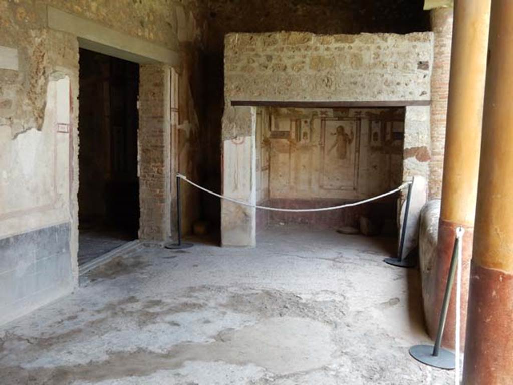 VI.15.8 Pompeii. May 2015. Looking south along the portico towards doorways to oecus and summer triclinium. Photo courtesy of Buzz Ferebee.