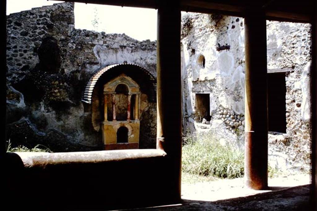 VI.15.8 Pompeii. 1964. Looking west from portico towards shrine in garden. Photo by Stanley A. Jashemski.
Source: The Wilhelmina and Stanley A. Jashemski archive in the University of Maryland Library, Special Collections (See collection page) and made available under the Creative Commons Attribution-Non Commercial License v.4. See Licence and use details.
J64f1214