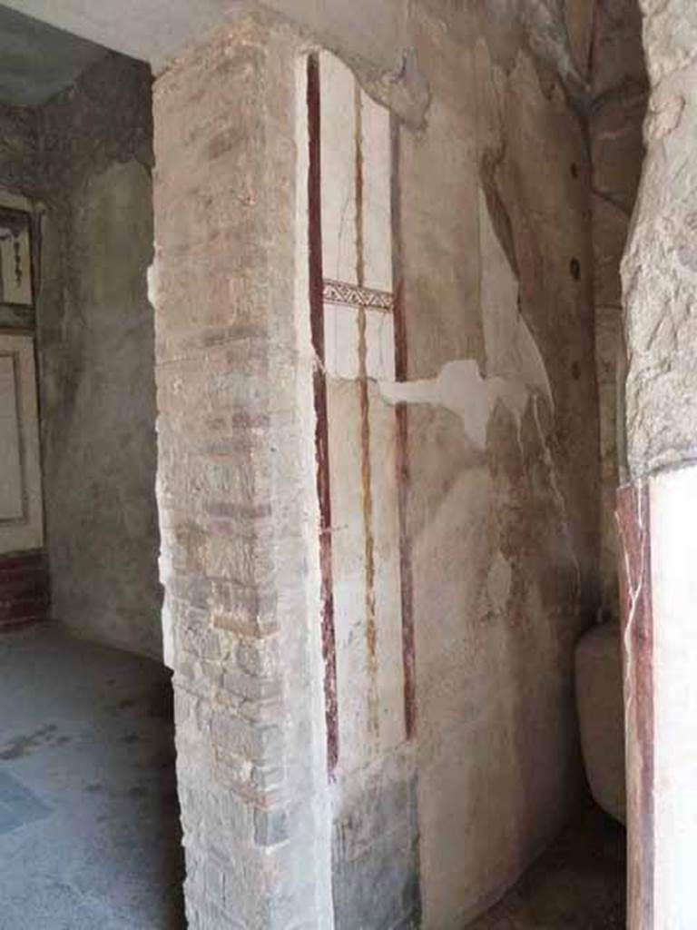 VI.15.8 Pompeii. May 2010 East wall of small recess.