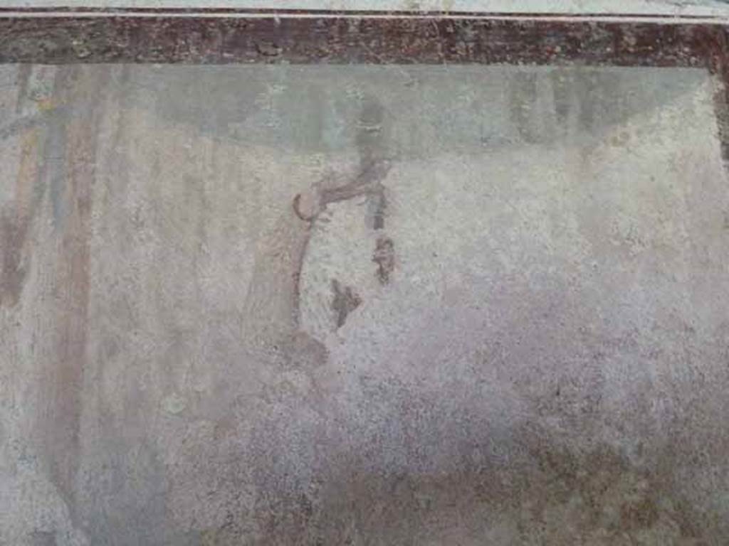 VI.15.8 Pompeii. May 2010. Detail of Helen’s arm and hand.