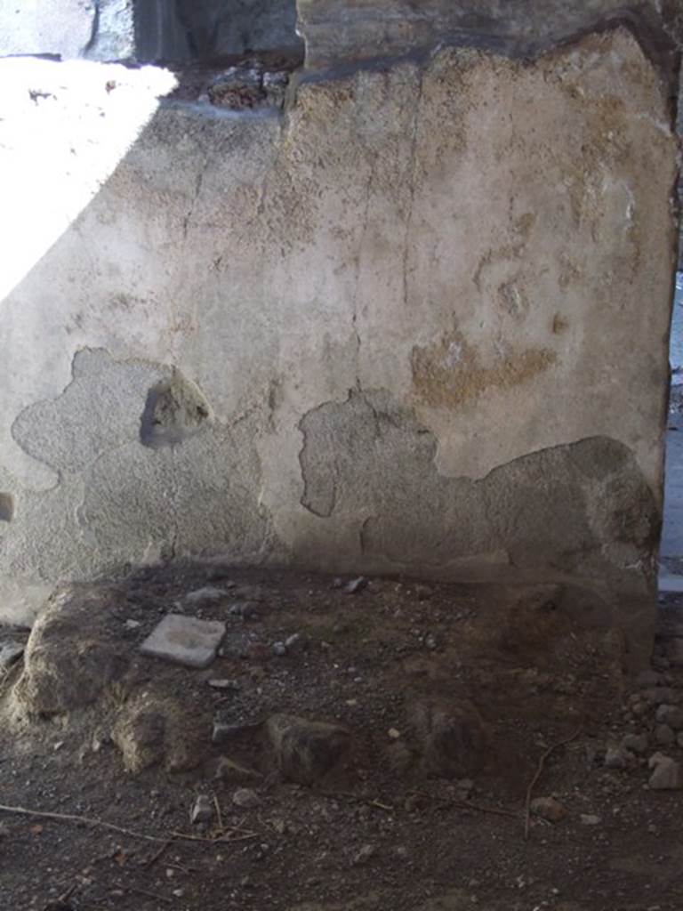 VI.15.9 Pompeii. March 2009. East wall of triclinium, with remains of structure under window