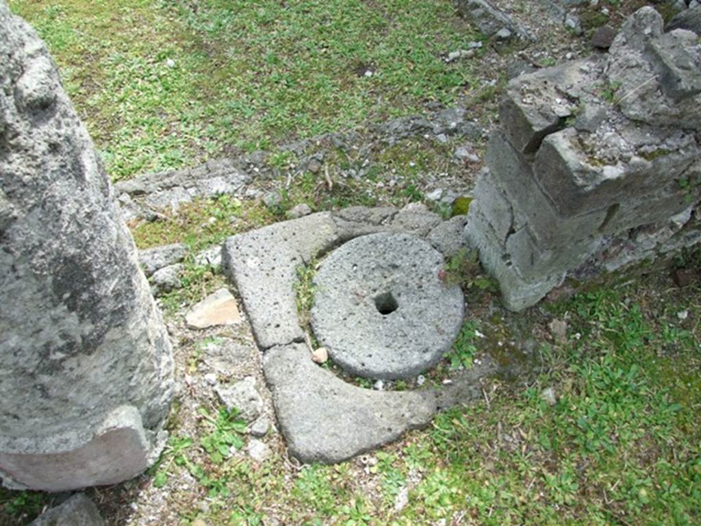 VI.16.27 Pompeii. March 2009. Cistern shaft in north wall of peristyle garden.