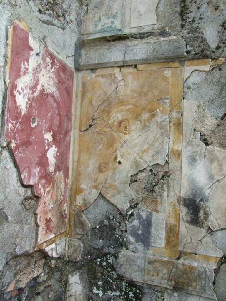 VI.16.27 Pompeii. March 2009. Room J, south-east corner.