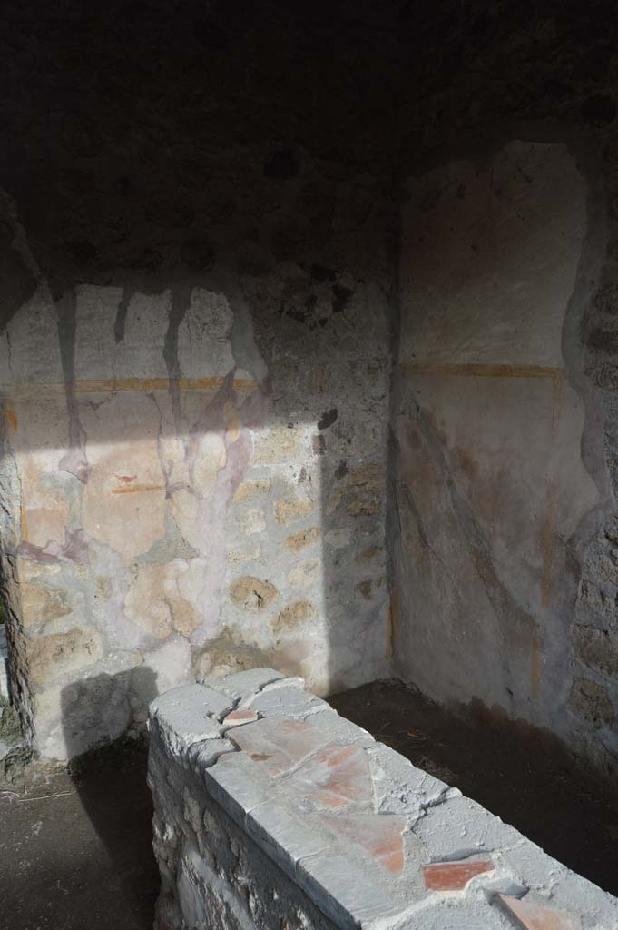 VI.16.33 Pompeii. March 2018. Looking towards south-east corner of bar-room.
Foto Taylor Lauritsen, ERC Grant 681269 DCOR.
