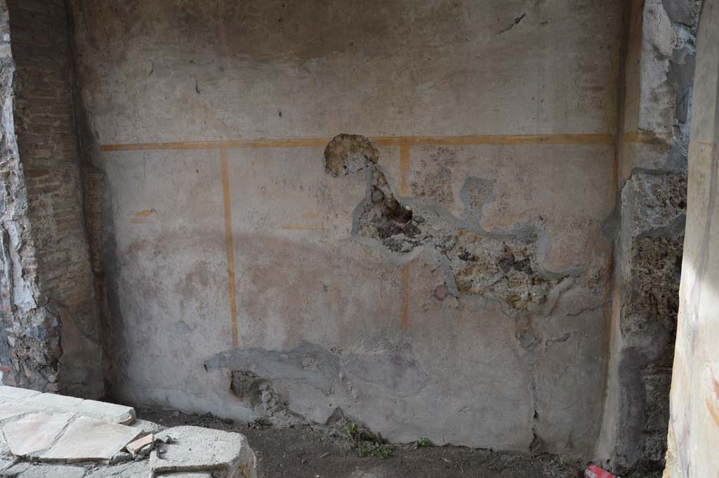 VI.16.33 Pompeii. March 2018. Looking towards north wall of bar-room.
Foto Taylor Lauritsen, ERC Grant 681269 DCOR.
