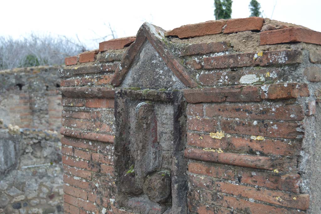 Plaque with phallus between VI.17.4 and VI.17.3, Pompeii. March 2018. Looking south.
Foto Taylor Lauritsen, ERC Grant 681269 DCOR
