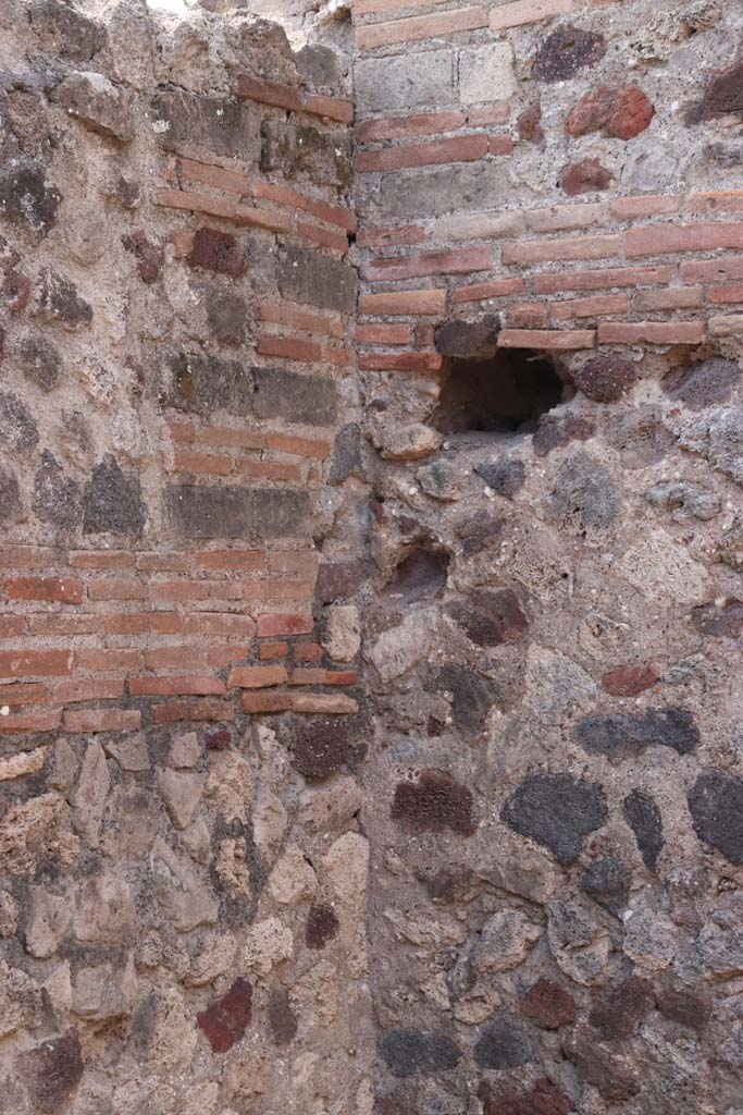 VI.17.7 Pompeii. September 2021. South-west corner. Photo courtesy of Klaus Heese.