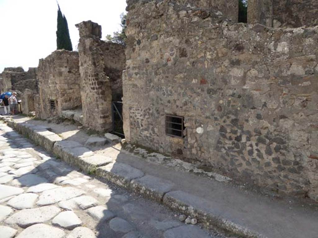 VI.17.15–11 Pompeii. October 2014. Street façade on west side of Via Consolare. Photo courtesy of Michael Binns.