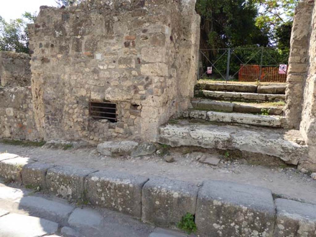 VI.17.14 -13 Pompeii. October 2014. Looking south-west towards steps to entrance doorway, on right. Photo courtesy of Michael Binns.