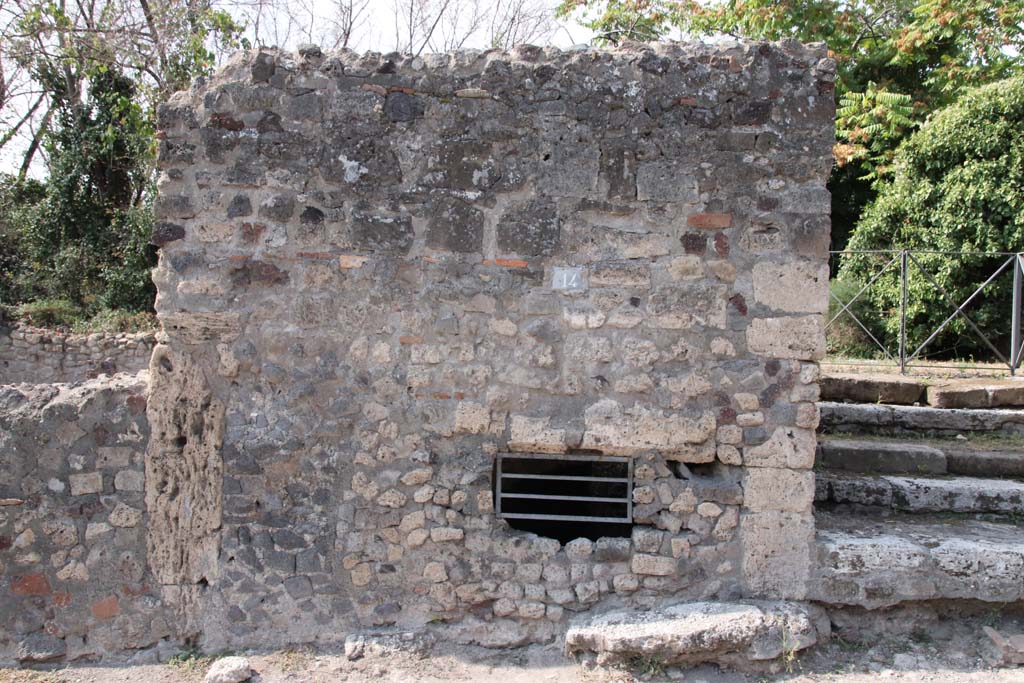 VI.17.14 Pompeii. September 2021. Looking west to cellar window. Photo courtesy of Klaus Heese.