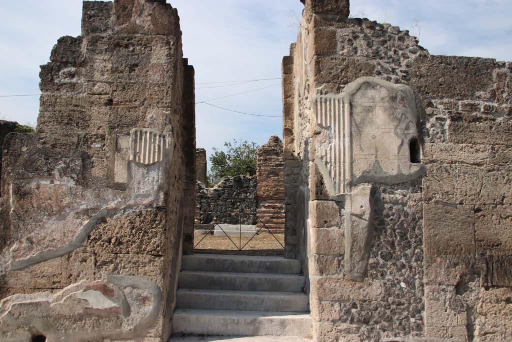 VI.17.32 Pompeii. September 2021. Entrance doorway. Photo courtesy of Klaus Heese.