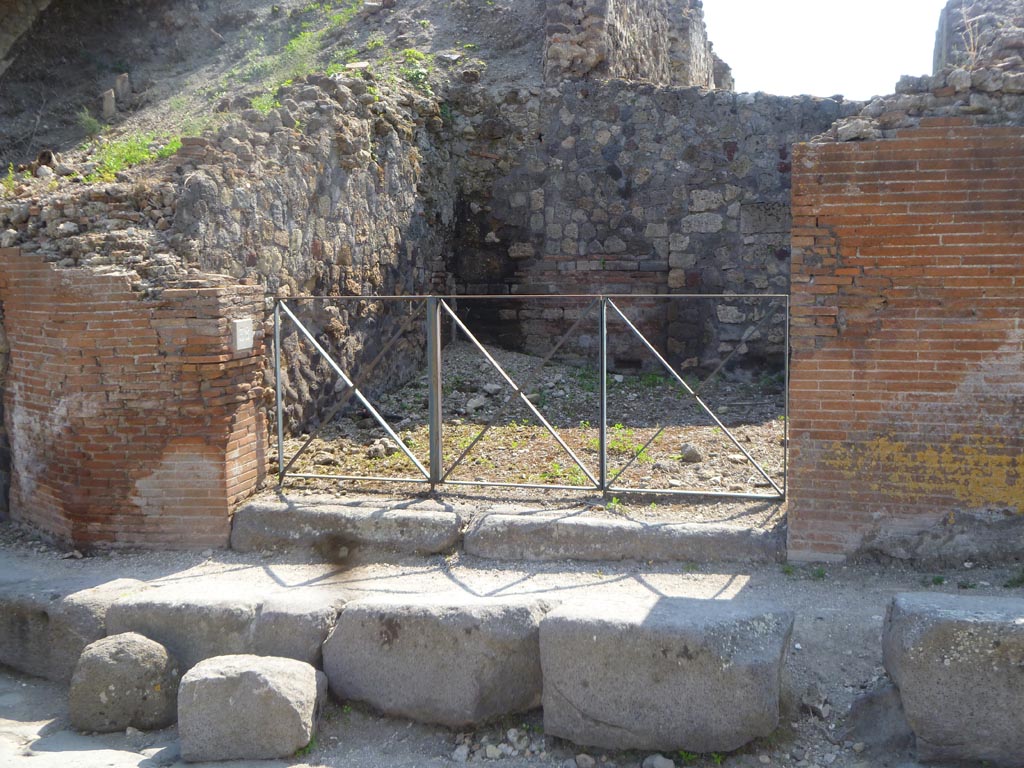 VI.17.38 Pompeii. May 2011. Looking west to entrance doorway. Photo courtesy of Michael Binns.