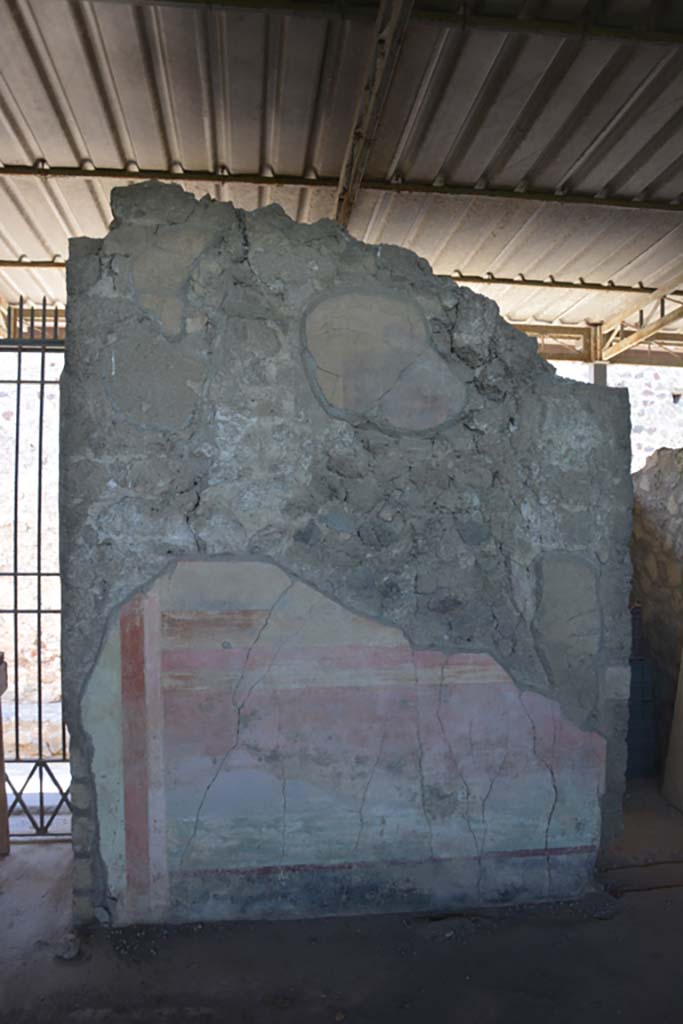 VI.17.41 Pompeii. September 2019. Looking east in atrium towards south side of entrance doorway
Foto Annette Haug, ERC Grant 681269 DCOR.
