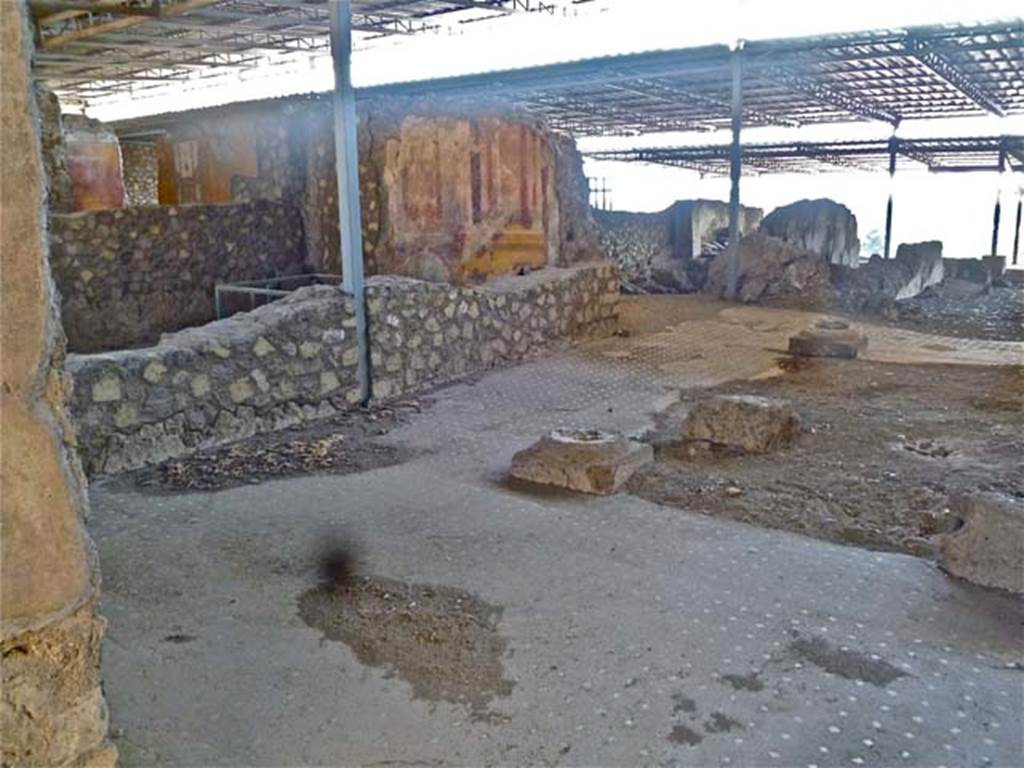 VI.17.41 Pompeii. May 2011. 
Looking south-west across atrium towards triclinium, in south-east corner, from entrance doorway. Photo courtesy of Michael Binns.

