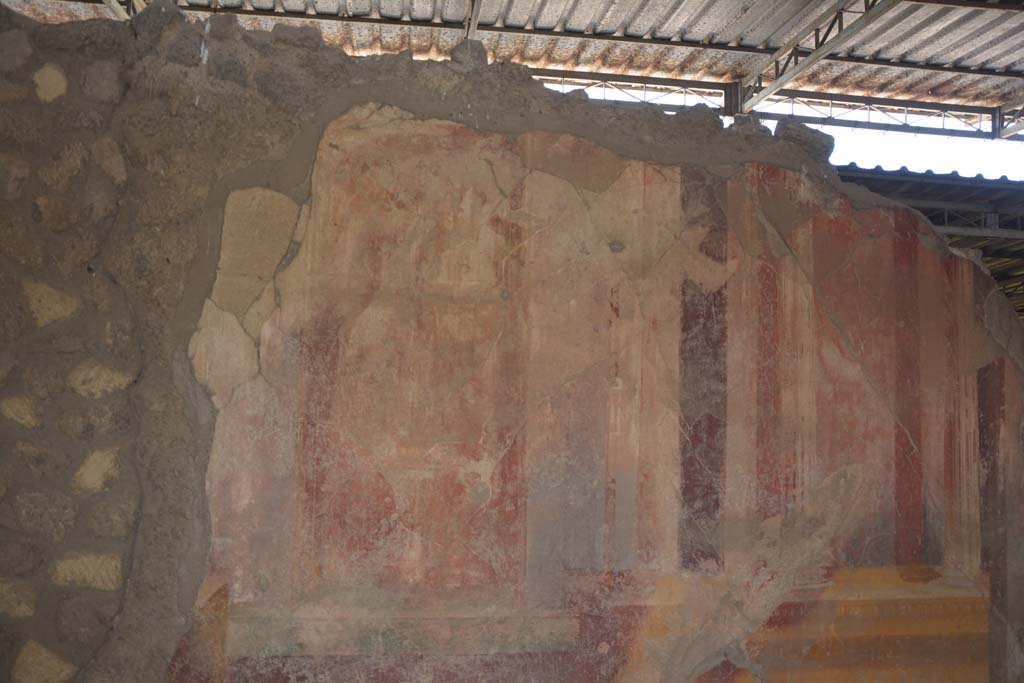 VI.17.41 Pompeii. September 2019. Detail from middle zone of west wall in triclinium on south side of atrium
Foto Annette Haug, ERC Grant 681269 DÉCOR.
